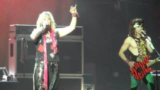 Steel Panther talking through gig