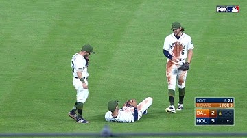 BAL@HOU: Correa makes a great over-the-shoulder catch