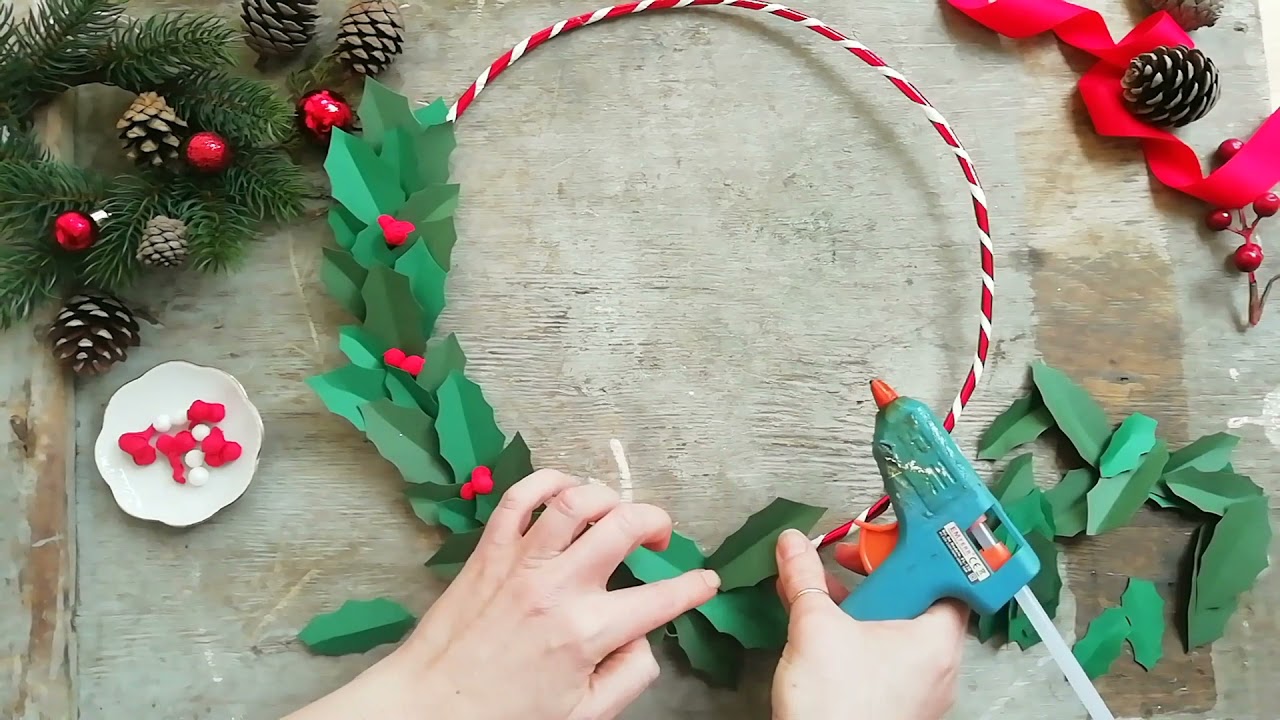 Tutorial: Come realizzare una ghirlanda natalizia di carta - YouTube