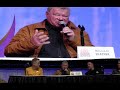 WILLIAM SHATNER Explains What Space Is Like at Los Angeles Comic Con Dec 4, 2022
