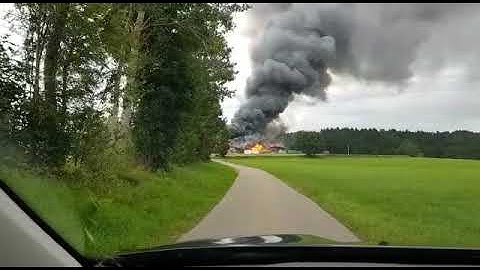 🔥🚒 Eilmeldung: Aktueller Vollbrand Lindenhof Dachsberg-Happingen - Feuerwehr im Einsatz [31.07.2021]