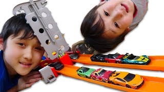 トミカで兄弟対決ドラッグレース HotWheels Drag Racing