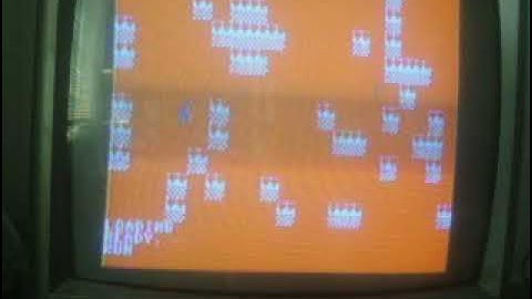 COMMODORE 64 ATARI 2600 EMULATOR PLAYS BERZERK 2000