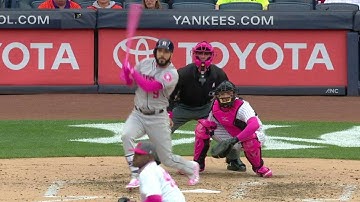 HOU@NYY: Gonzalez knocks an RBI single to center