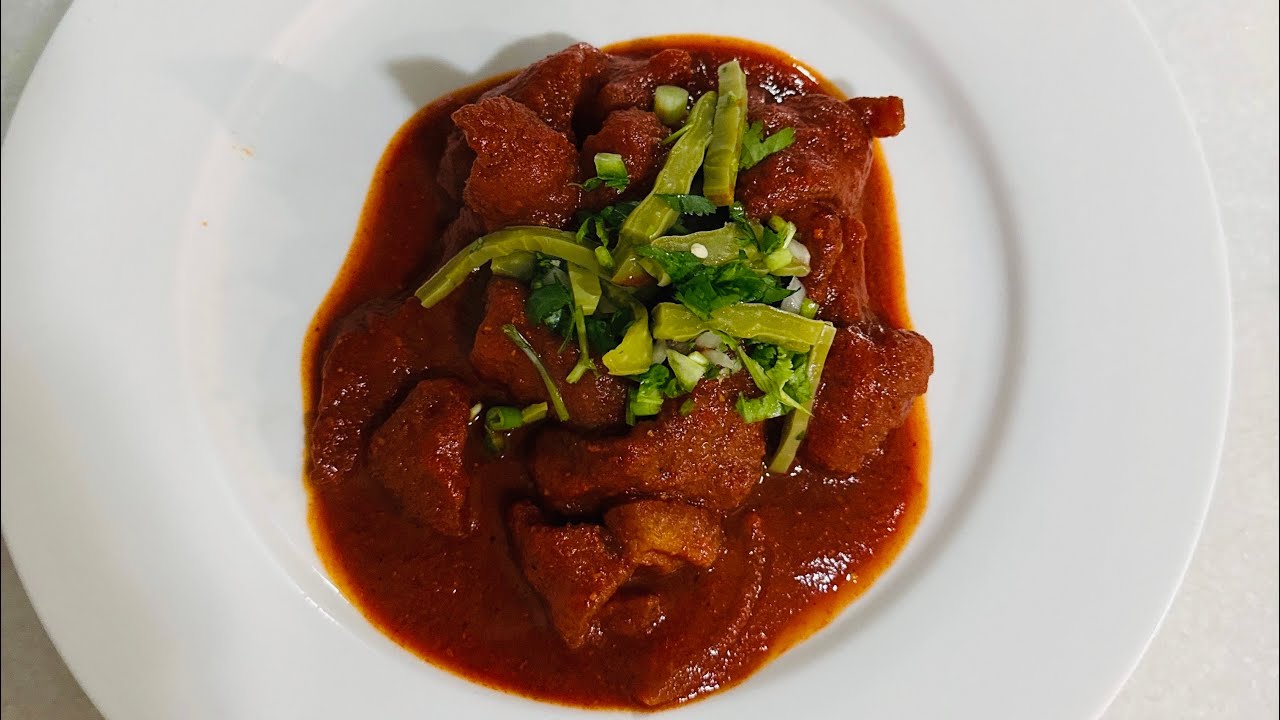 Chicharrón en salsa roja !