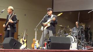 Video thumbnail of "Phil Keaggy March Of The Clouds live"