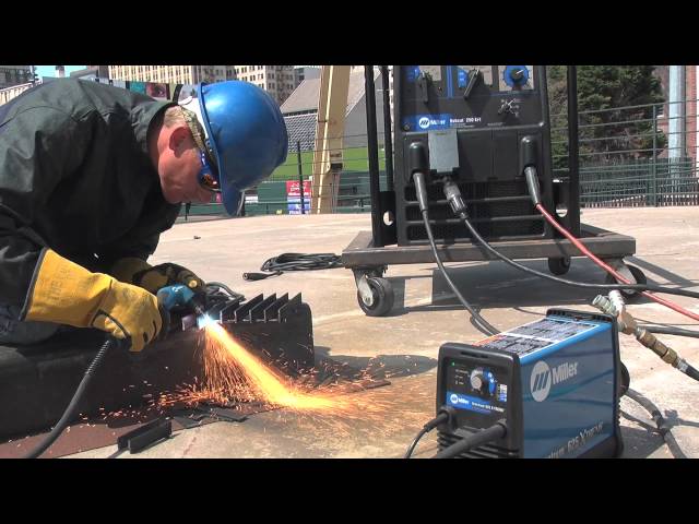 Chris Cramer Discusses the Bobcat 250 EFI (Electronic Fuel Injection) -  YouTube