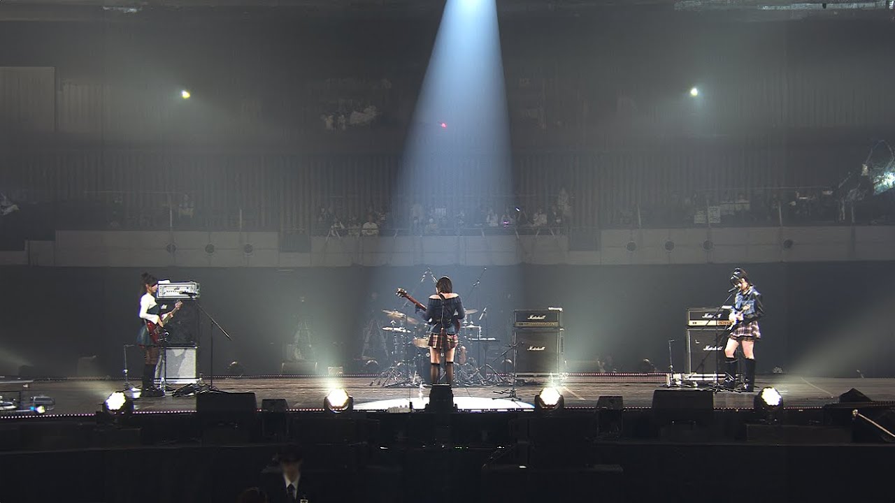 데뷔 6개월 된 신인 15,000명 일본인 앞에서 공연 시키기..