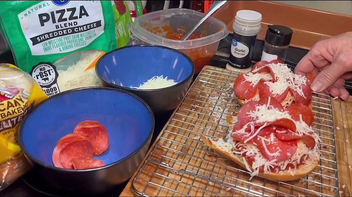 WORLDS  FASTEST, YUMMIEST PIZZA  BAGELS