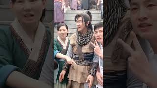 He is a star who can take pictures with anyone Filming scene
