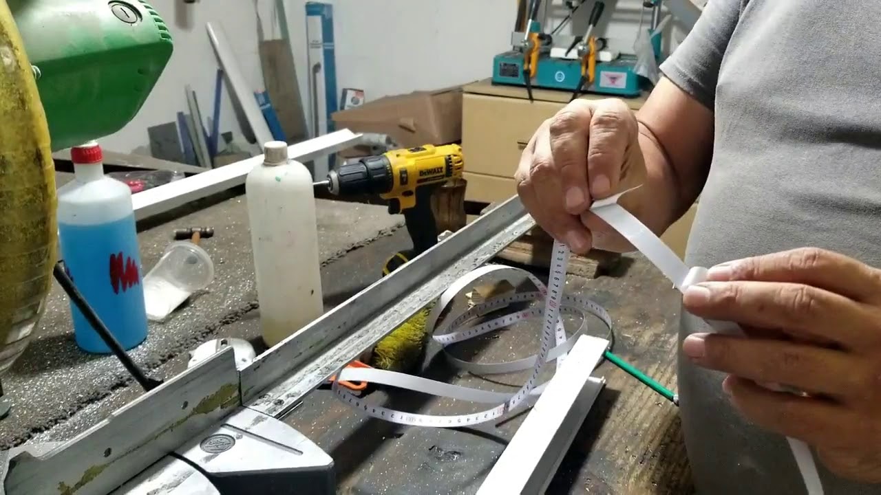 3 m Au Milieu Des Deux C/ôt/és Cuigu Mitre Track Cinta de medir Regla de Acero m/étrico Auto-adh/ésive Mitre Sierra Scale para T-Track Router Mesa Sierra Banda Pista Stop Sierra de Madera 1//2//3//5/ M