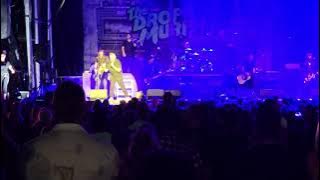 Dropkick Murphys - You'll Never Walk Alone (Rodgers and Hammerstein cover) (Live)