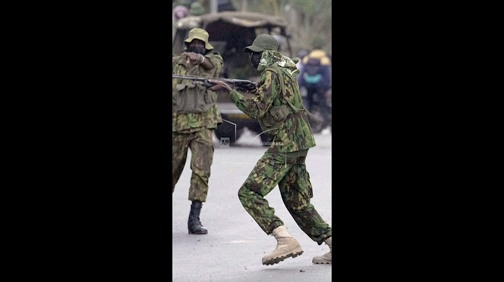 AP photographer captures Kenyan police shooting a man during a protest
