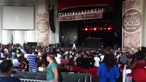 2Chainz birthday song live at rock the bells NJ