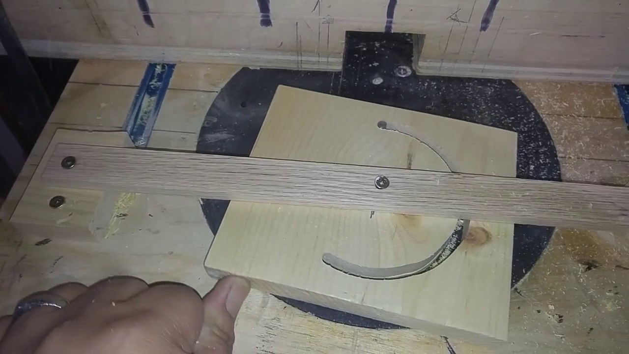 Small Circle Jig for Router Table - YouTube