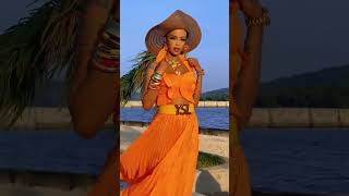 Nina Roz &amp; Feffe Bussi -  Omugongo