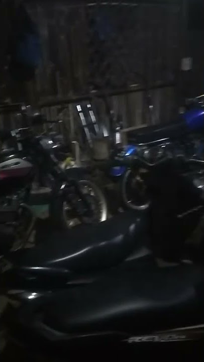 suasana bengkel malam hari