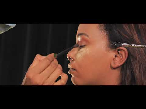 Video: Sådan Oprettes Makeup Med Vægt På øjnene: Instruktioner Fra Makeupartister