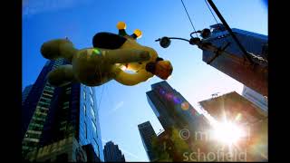 Snoopy in 2001 Macy's Thanksgiving Day Parade(27st parade)