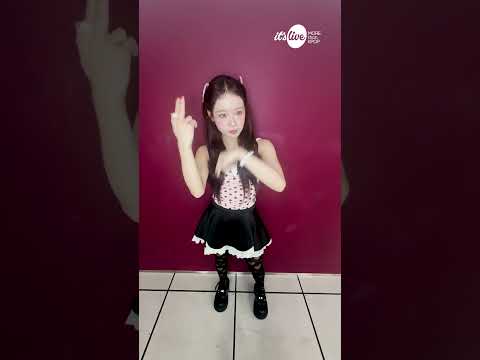 [it’s <strong>CAM</strong>] 최유정 잇츠라이브 볼 때까지 파라파라나 춰야겠다ㅋ | it's <strong>Live</strong> #CHOIYOOJUNG #잇츠라이브