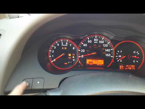 Video: ¿Cómo se reinicia la luz de aceite en un Nissan Altima 2010?