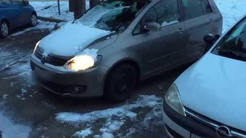 VW Golf Plus 1.6 TDI cold start (-3.5°C)