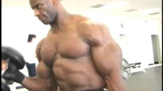 Bodybuilding curls, poses biceps