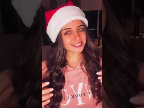البنت لبنانيه تغني بسهوله حبتيني وانا لسه عارفك امبارح
