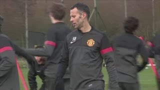 Full Ryan Giggs signs new Manchester United deal Update