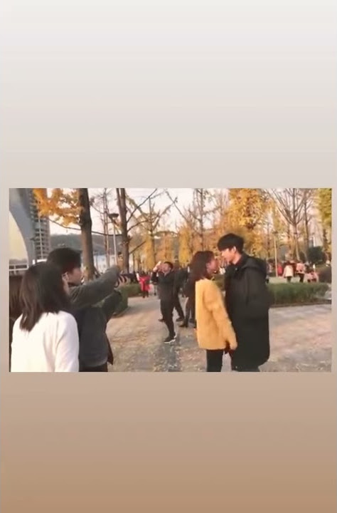 Disela-sela break shooting 🤧