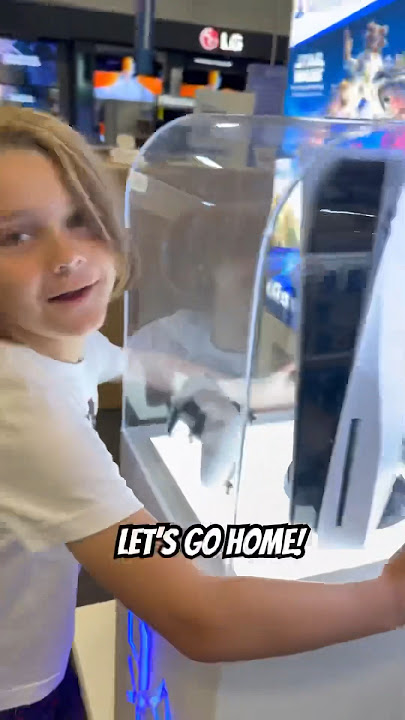 PS5 prank 😸 #heyivan #heyivanwhatsup #ps5 #bestbuy