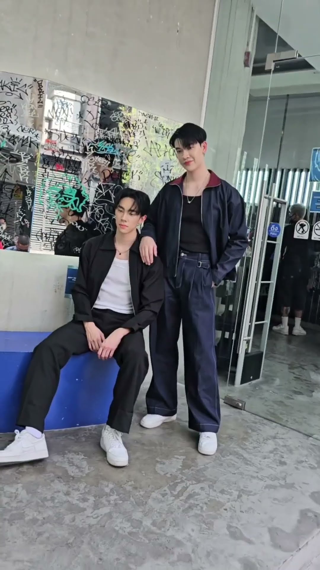 #VLOGFASHION วันนี้ เวลา 12.00 น. มา #OOTW ไปกับ #ดีแลนด์เดโชชัย และ #ชายสมชาย #TSMManagement #Ch7HD
