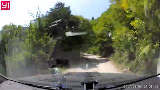 :      4x4 Toyota Hilux