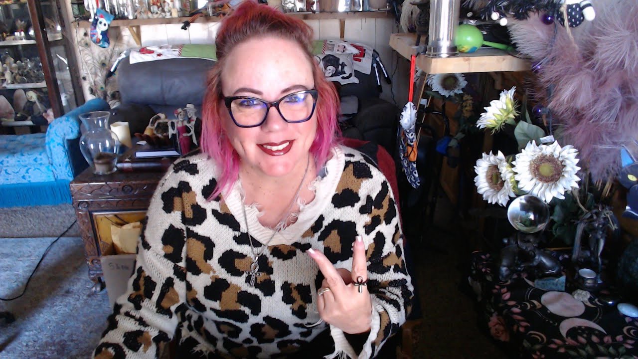 Clearing Out The Last Day of 2025 & Setting Intentions For Clear Path Into 2026. :* Love & Blessings