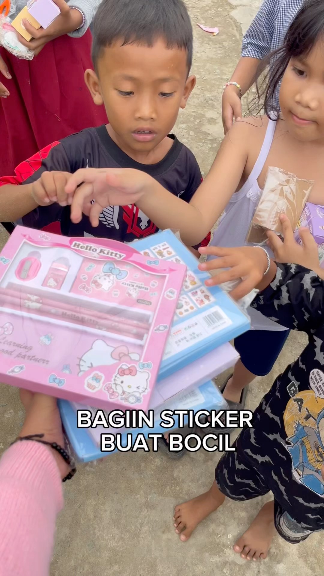BAGIIN STICKER BIAT TETANGGA DIREY