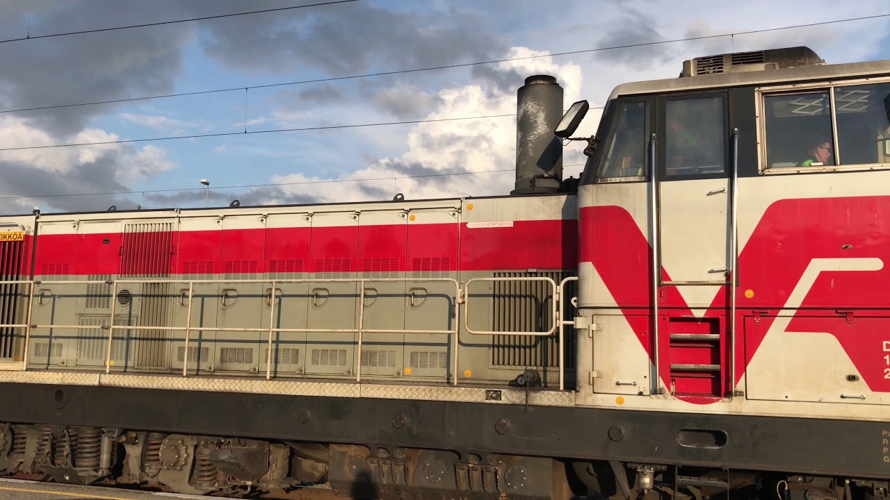 Dr16 locomotives at Oulu 20th August 2019 - YouTube