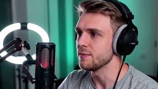 360° rotation, space-saving design. #podcastequipment #deskorganization #pupgsis