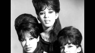 THE RONETTES (HIGH QUALITY) - WALKING IN THE RAIN