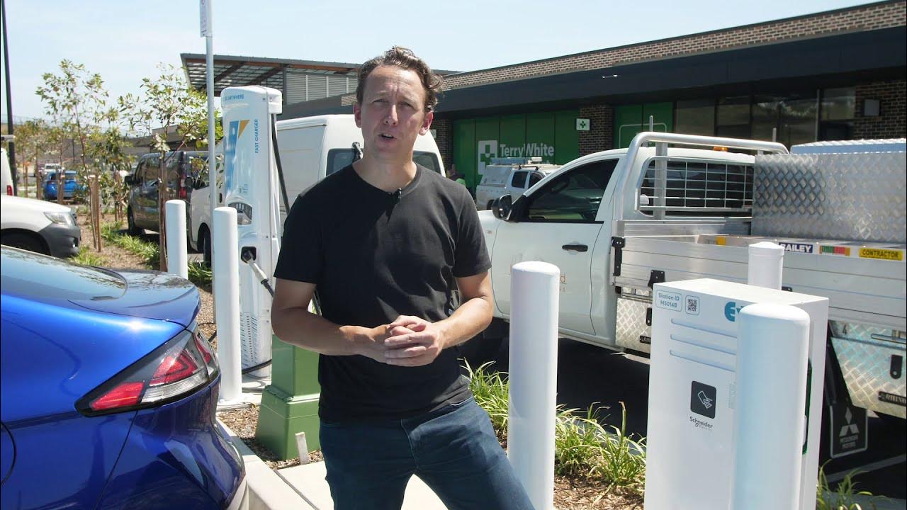 how-to-charge-at-evie-networks-22kw-evlink-charger-youtube