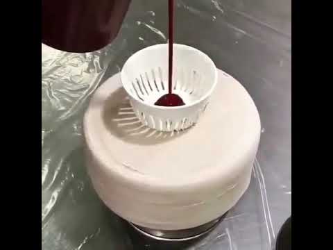 تصویری: چرا کاپ کیک های مخملی قرمز قرمز هستند؟