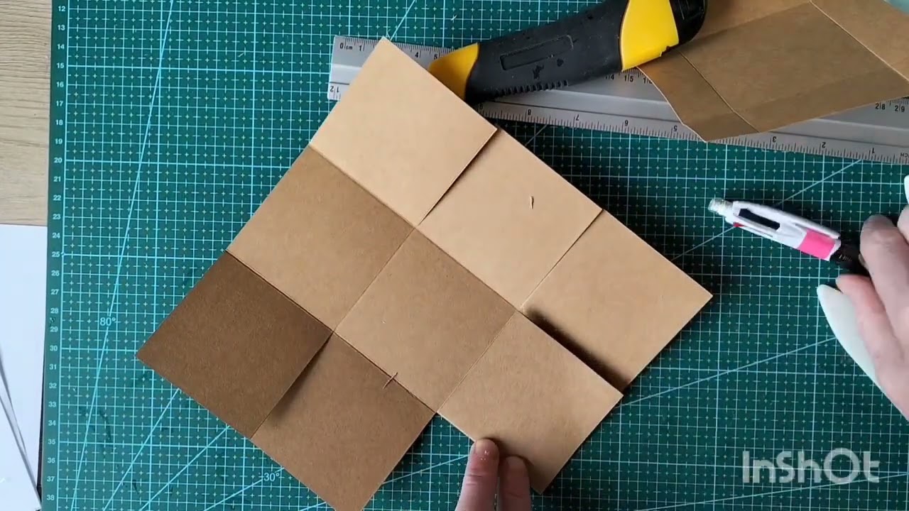 Tuto d'une petite boîte à explosion naissance avec carousel à l'intérieur...