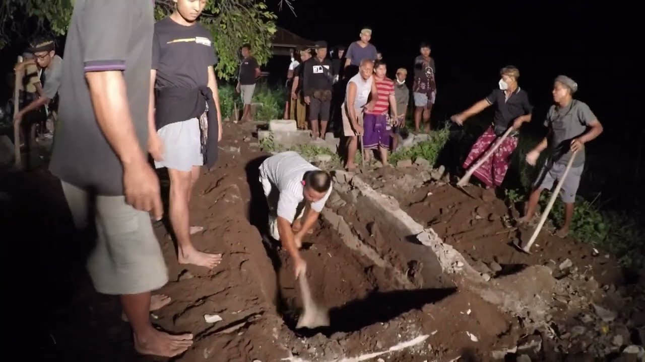 Pembongkaran Makam di Makam Kelod Sangsit