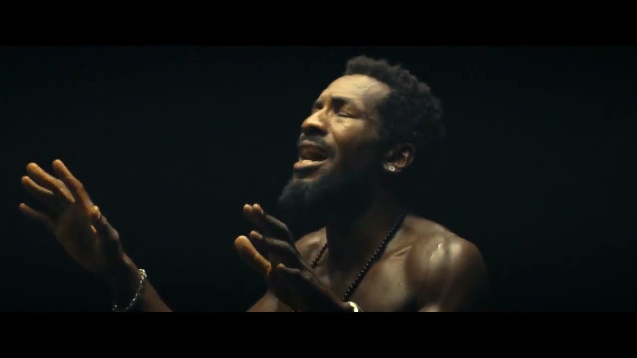 Fofo Skarfo - J'écris (clip officiel)