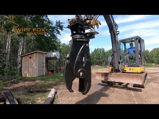 Rotating Metal Cutting Shear for Excavator or Skid Steer class=
