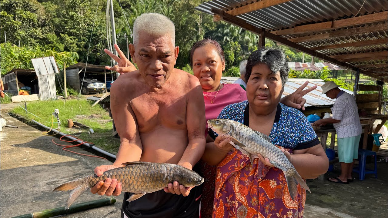 PERTAMA KALI MENTUA MAKAN EMPURAU SUNGAI KANYAU KALIMANTAN // MASAK DALAM BULUH PALING SEDAP // 