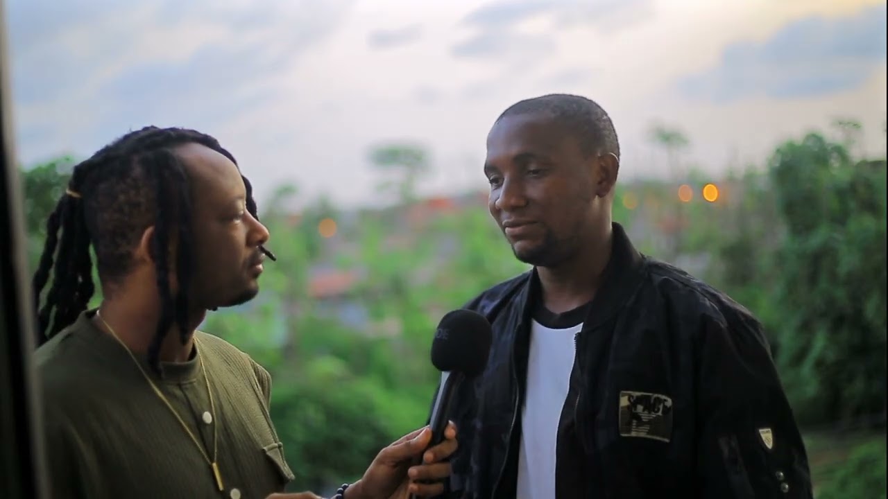 suite de l'affaire il quitte le maroc pour faire une surprise a sa meuf il pleure