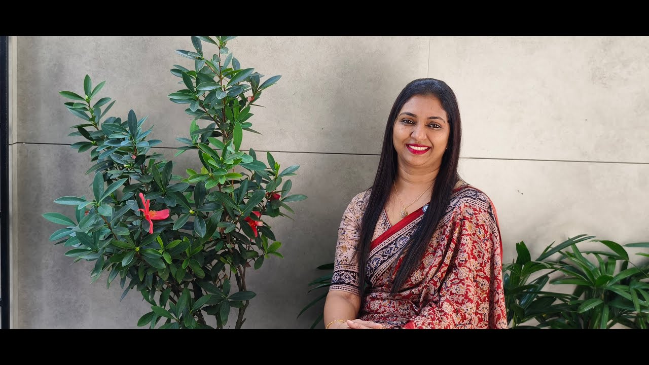 Is your blouse drooping from the shoulder? 🤔 It could be the neckline!  🛍 || 𝐆𝐋𝐈𝐓𝐙𝐈𝐍𝐃𝐈𝐀 FASHIONS 💖