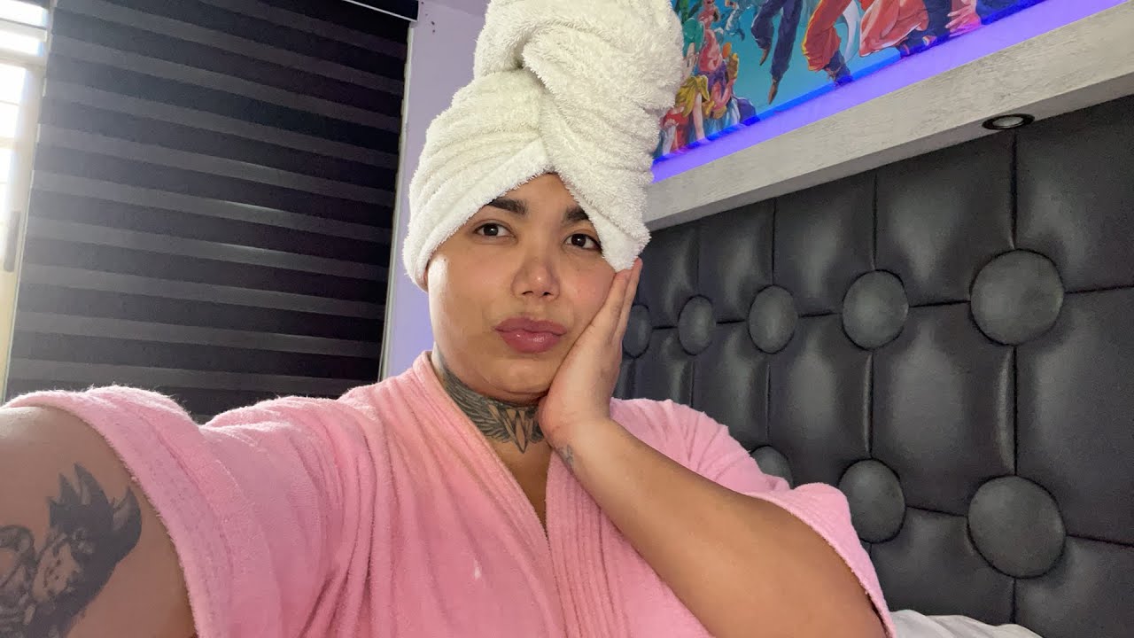 Hola saliéndome de bañar y contándoles chisme 😦￼￼