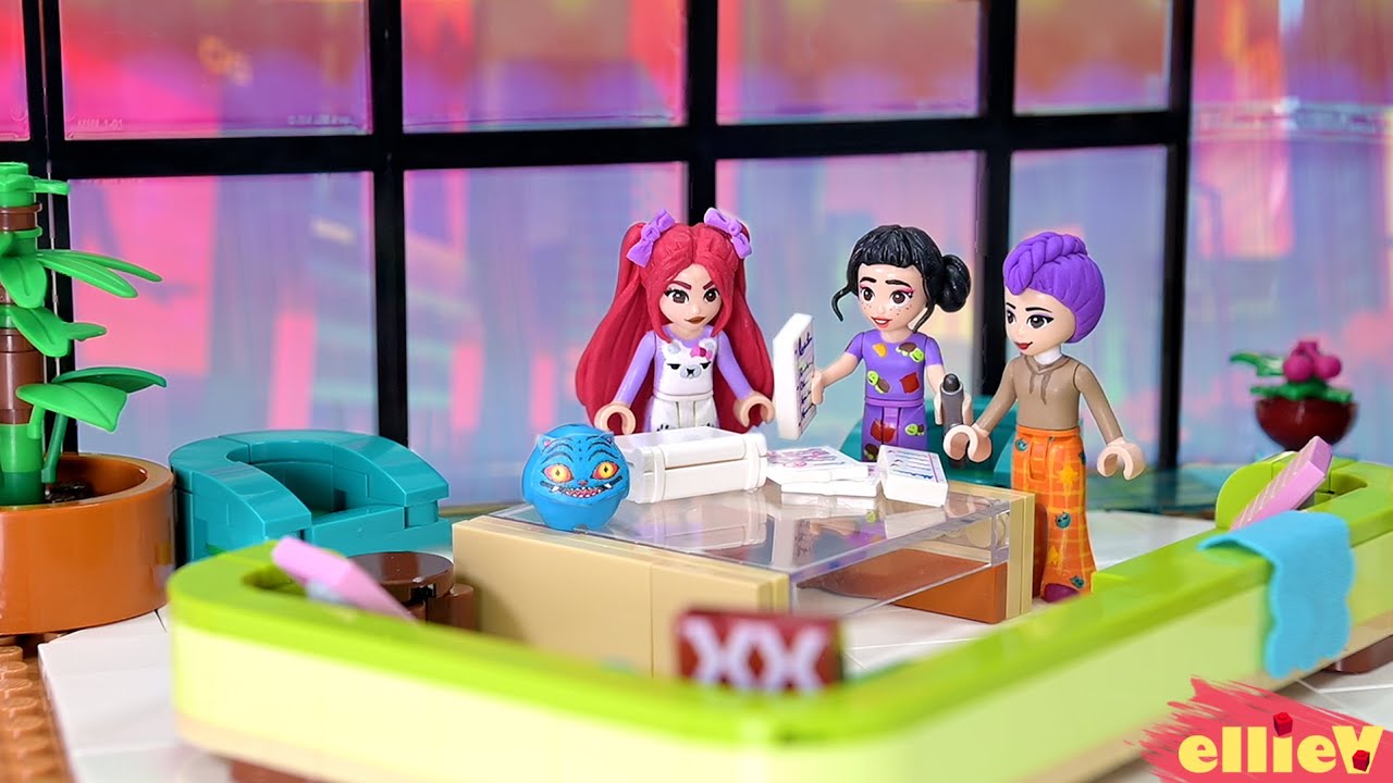 Couch couch couch! Making comfy pajamas for the KPOP Demon Hunters | LEGO minidoll build & paint