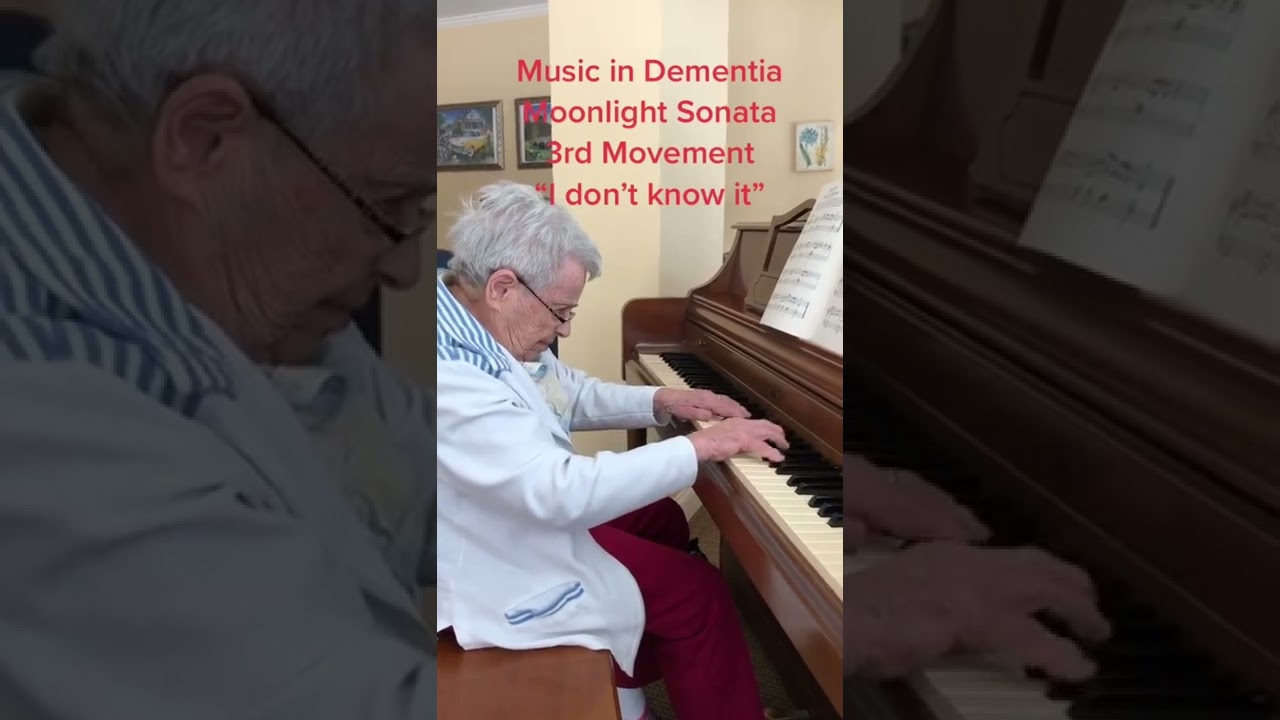 YouTube에서 92-Year Old Grandma With Dementia Plays Moonlight Sonata🎶🎵🎹 보기 YouTube에서 92-Year Old Grandma With Dementia Plays Moonlight Sonata🎶🎵🎹 보기